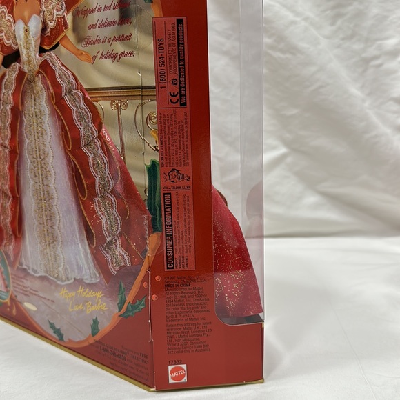 Happy Holidays Barbie - Picture 5 of 7